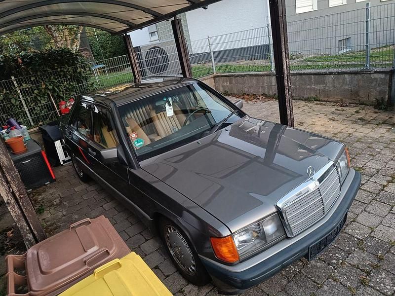 Gebraucht Mercedes 190 118 PS (86 kW) 1989 Grau Limousine