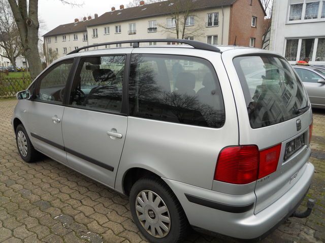 Gebraucht Seat Alhambra 116 PS (85 kW) 2001 Silber Van / Kleinbus
