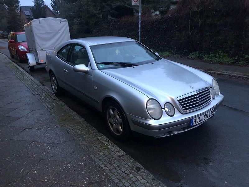 Silber Gebraucht 1997 Mercedes CLK200 Coupé | 999 € (Superpreis) - Bild 1/4