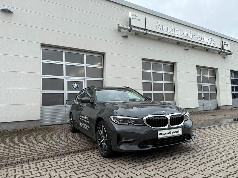 Gebraucht BMW 330e Performance 292 PS (214 kW) 2022 Grau Kombi