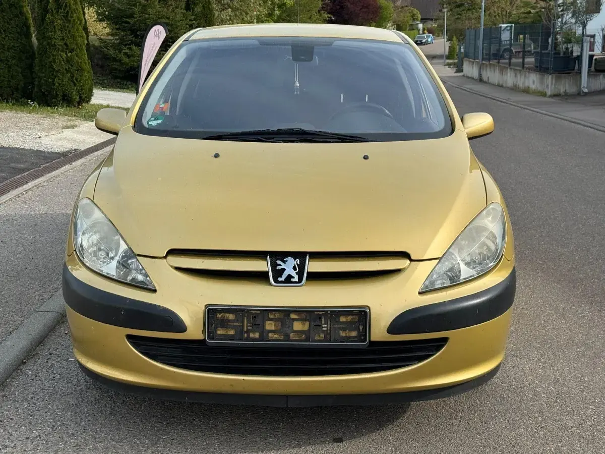 Gebraucht Peugeot 307 Tendance 136 PS (100 kW) 2003 Gold Limousine