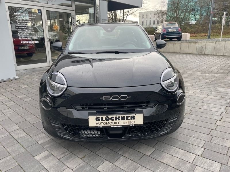 Gebraucht Fiat 600 Basis 136 PS (100 kW) 2024 Schwarz SUV