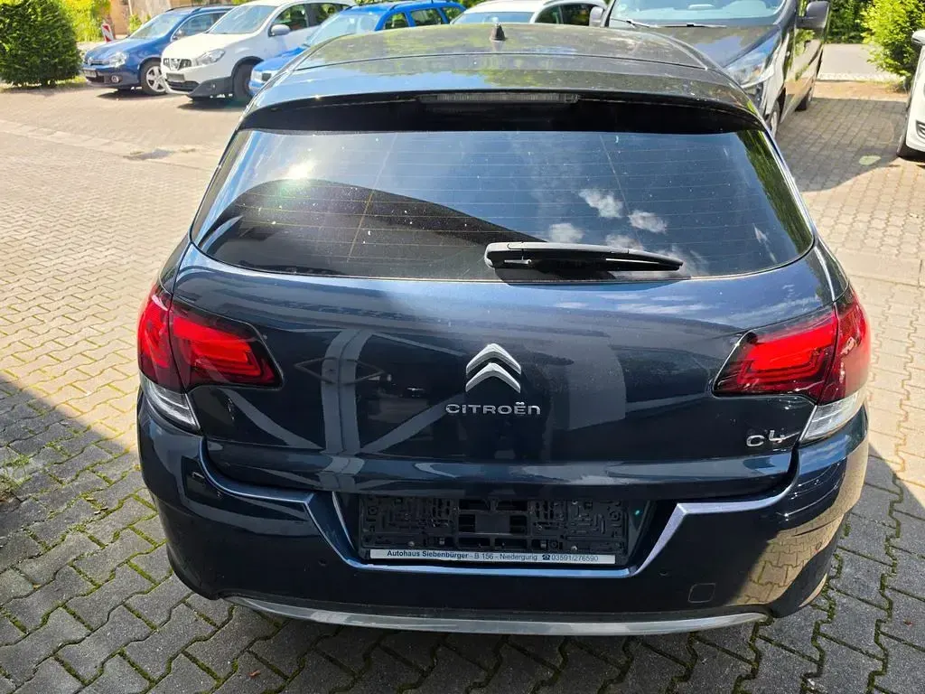 Gebraucht Citroën C4 SELECTION 131 PS (96 kW) 2015 Blau Limousine