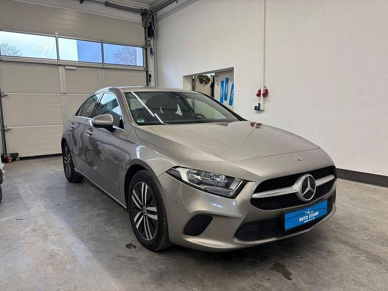 Gebraucht Mercedes A180 Progressive 116 PS (85 kW) 2020 Silber Limousine