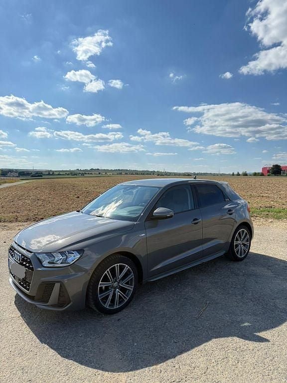 Schwarz Gebraucht 2019 Audi A1 Sportback S-Line Kleinwagen | 18.990 € (Etwas zu teuer) - Bild 1/4