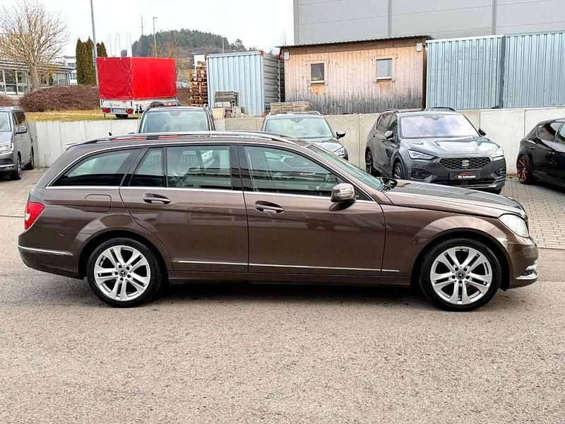 Gebraucht Mercedes C220 Avantgarde 170 PS (125 kW) 2013 Braun Kombi