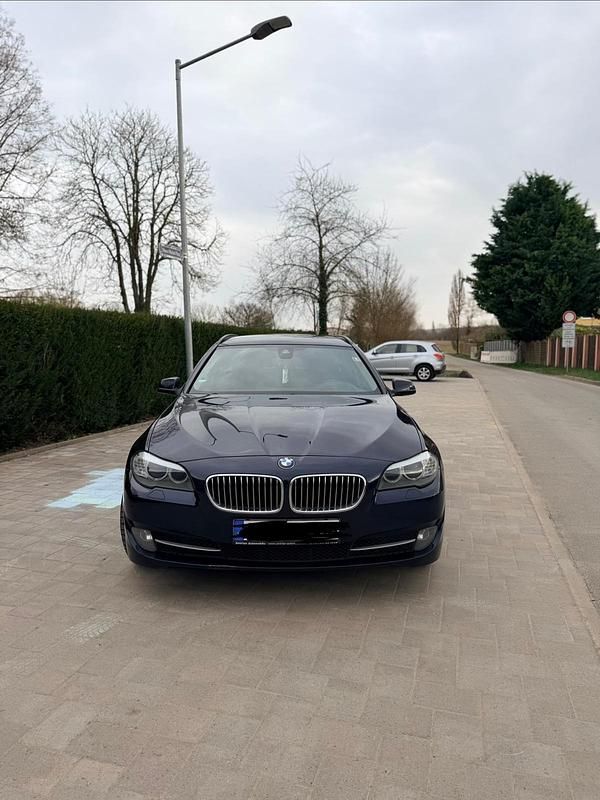 Gebraucht BMW 520 184 PS (135 kW) 2012 Blau Kombi