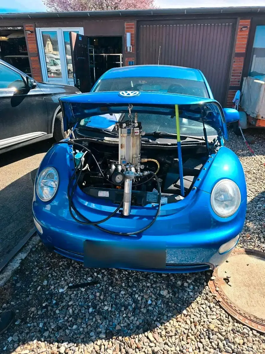 Gebraucht VW New Beetle 100 PS (73 kW) 2000 Blau Kleinwagen