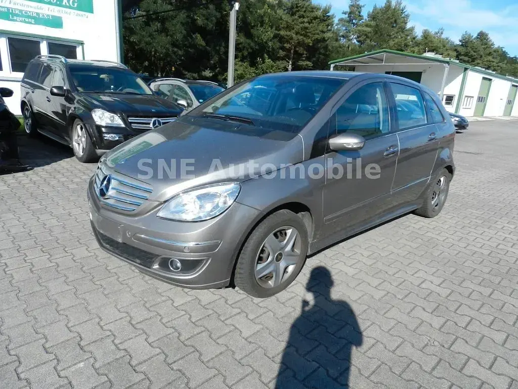 Gebraucht Mercedes B200 140 PS (102 kW) 2006 Grau Van / Kleinbus