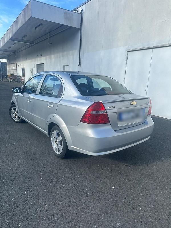 Gebraucht Chevrolet Aveo LT 101 PS (74 kW) 2009 Silber Limousine
