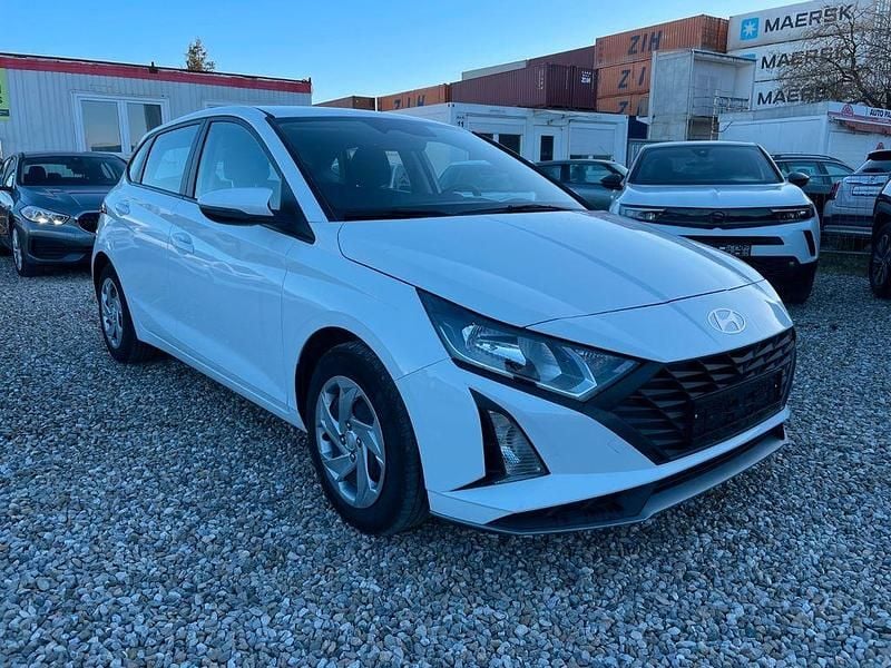 Gebraucht Hyundai i20 Select 79 PS (58 kW) 2025 Weiß Limousine