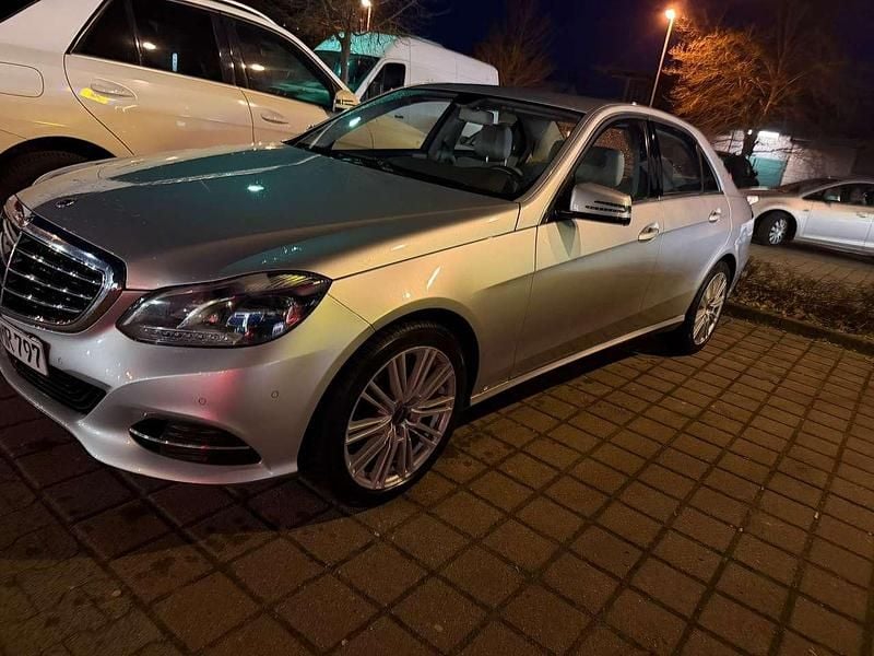 Gebraucht Mercedes E200 136 PS (100 kW) 2013 Silber Limousine