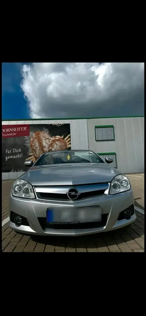 Gebraucht Opel Tigra 90 PS (66 kW) 2010 Silber Cabrio
