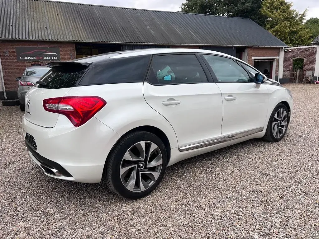 Gebraucht Citroën DS5 Chic 156 PS (114 kW) 2013 Weiß Kleinwagen
