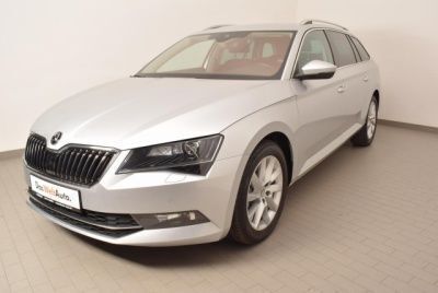 Silber metallic Gebraucht 2016 Skoda Superb Style Kombi | 19.877 € (Fairer Preis) - Bild 1/4