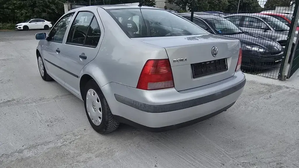 Gebraucht VW Bora 75 PS (55 kW) 2000 Grau Limousine