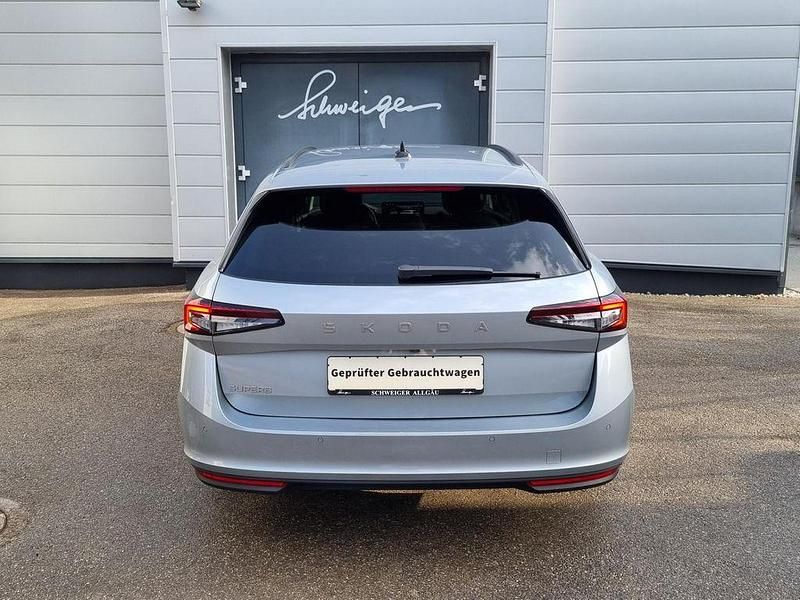 Gebraucht Skoda Superb Selection 150 PS (110 kW) 2025 Silber Kombi