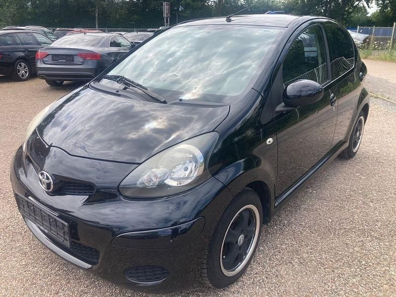Schwarz Gebraucht 2010 Toyota Aygo Cool Kleinwagen | 2.899 € (Fairer Preis) - Bild 1/4