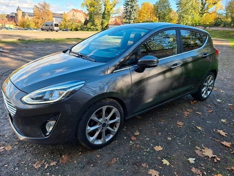Gebraucht Ford Fiesta Titanium 101 PS (74 kW) 2019 Grau Kleinwagen