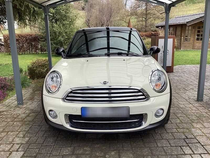 Gebraucht Mini Cooper D Chili 111 PS (81 kW) 2011 Weiß Kleinwagen