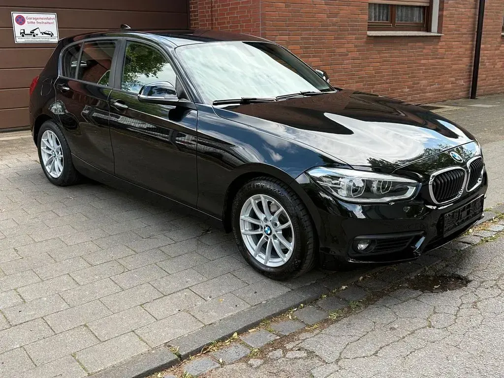 Gebraucht BMW 118 Advantage 136 PS (100 kW) 2019 Schwarz Kleinwagen