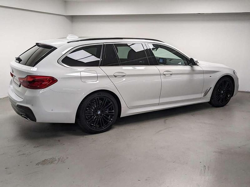 Gebraucht BMW 520 M Sport 190 PS (139 kW) 2020 Weiß Kombi
