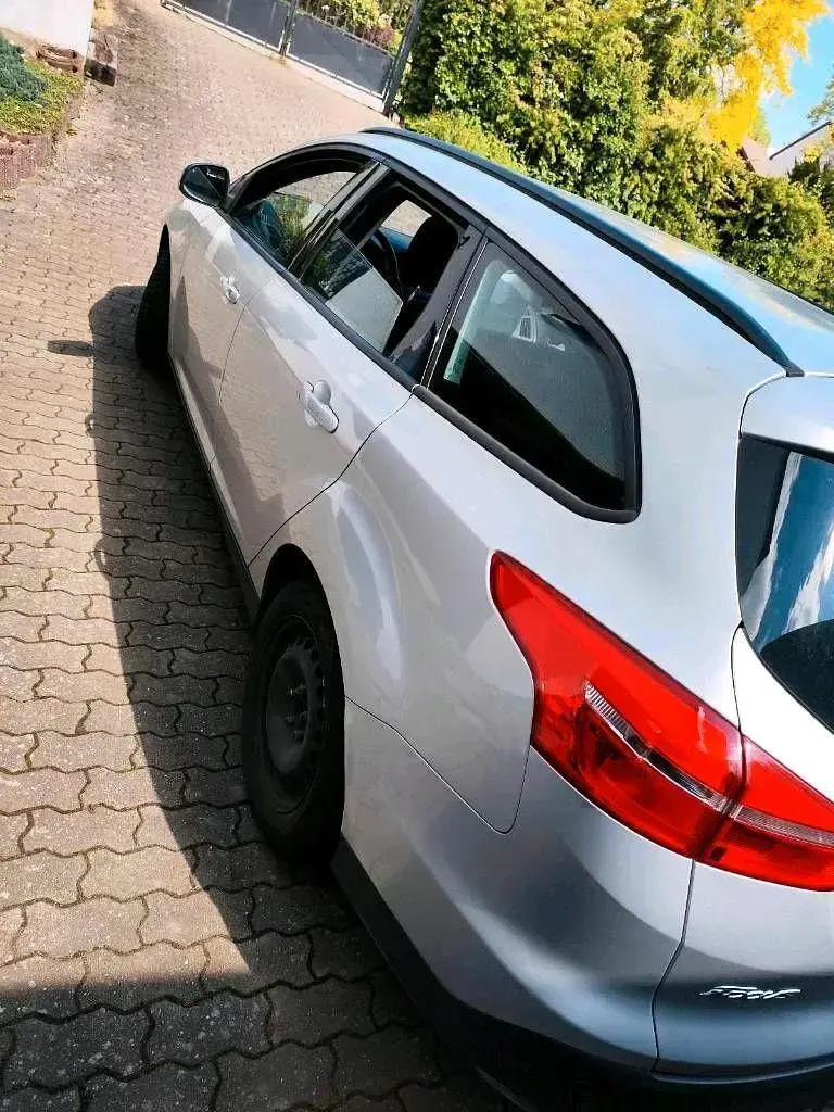 Gebraucht Ford Focus 125 PS (91 kW) 2014 Silber Kombi