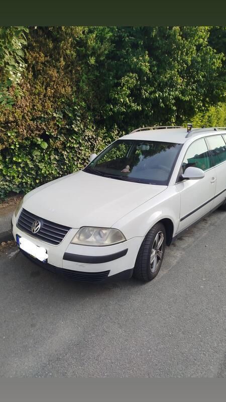 Weiß Gebraucht 2005 VW Passat Kombi | 1.600 € - Bild 1/4