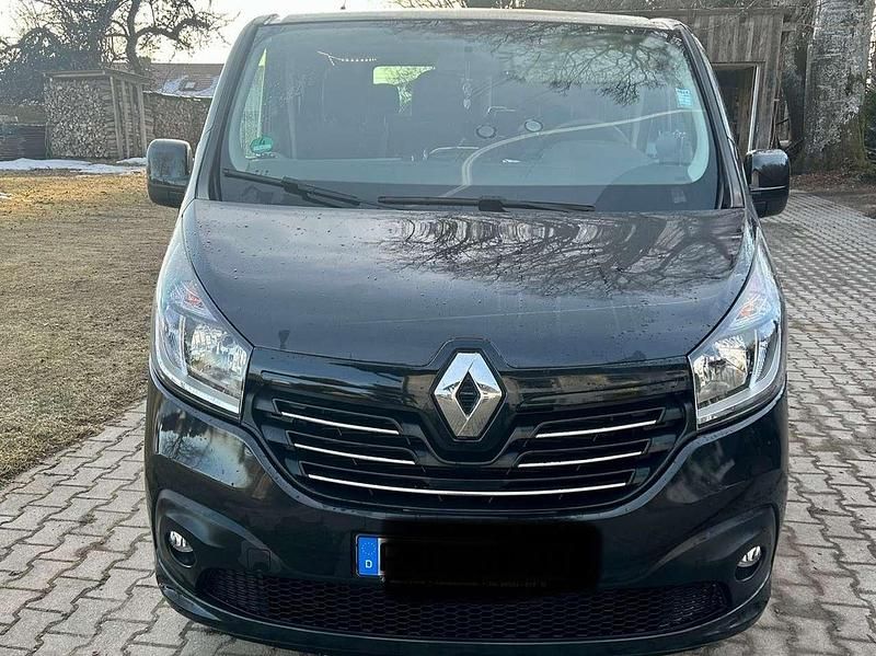 Schwarz Gebraucht 2017 Renault Trafic Expression Van | 23.500 € - Bild 1/4