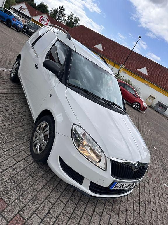 Weiß Gebraucht 2014 Skoda Roomster | 3.800 € (Fairer Preis) - Bild 1/4