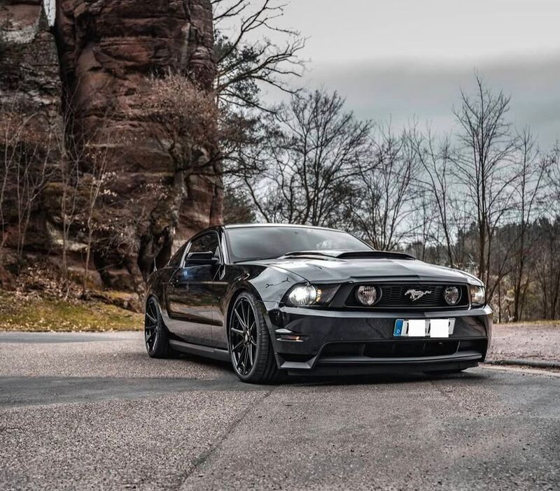 Schwarz Gebraucht 2010 Ford Mustang Coupé | 19.000 € - Bild 1/4