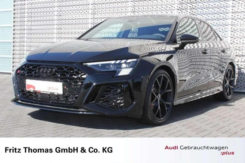 Mythosschwarz metallic Gebraucht 2024 Audi RS3 Ambiente Limousine | 59.790 € (Superpreis) - Bild 1/4