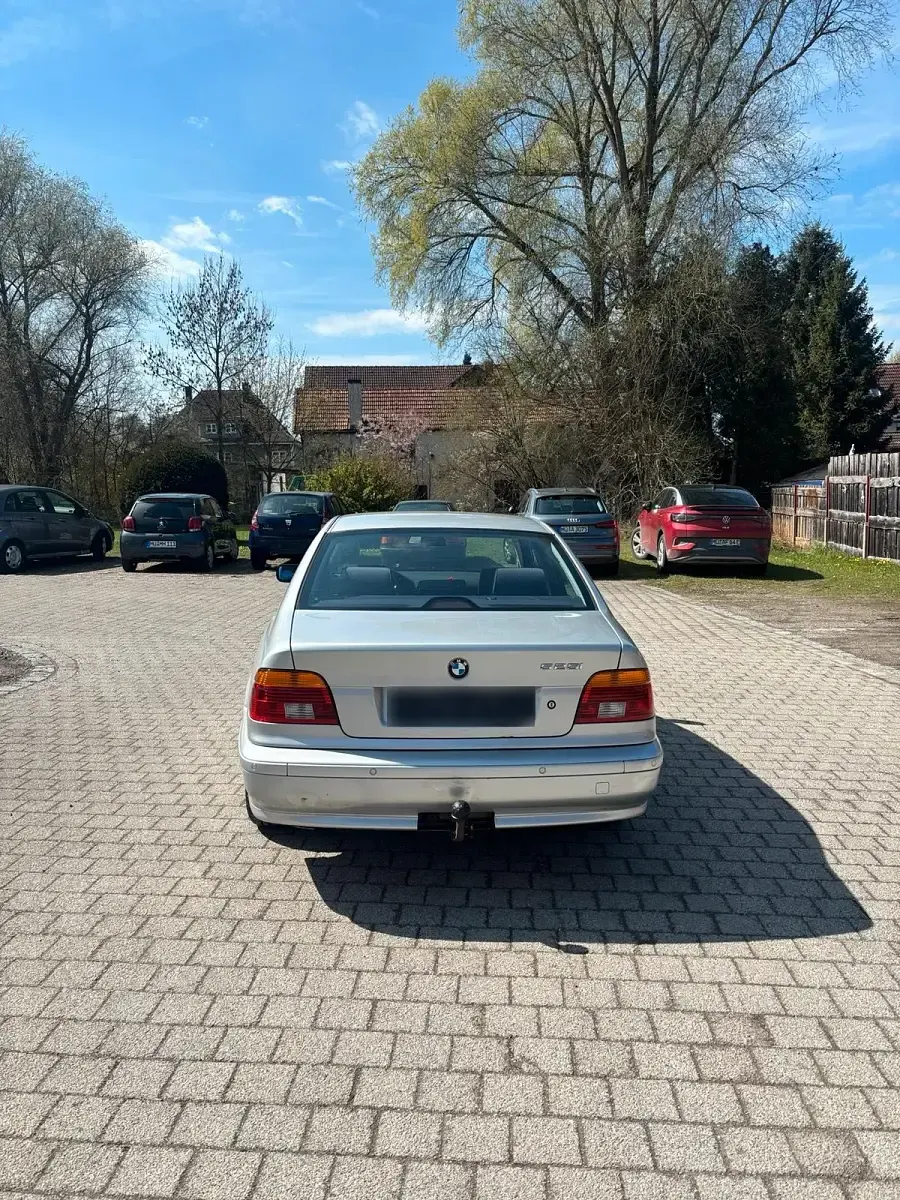 Gebraucht BMW 525 193 PS (141 kW) 2002 Silber Limousine
