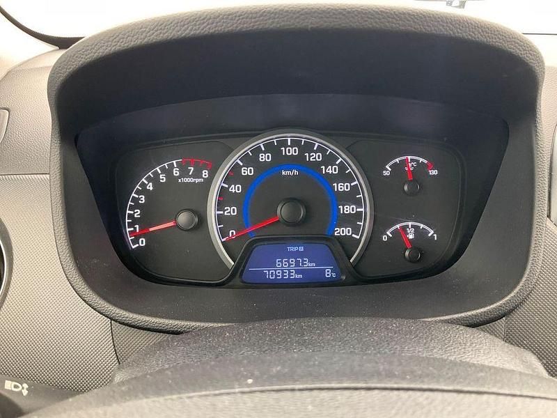 Gebraucht Hyundai i10 YES! 87 PS (63 kW) 2019 Grau Kleinwagen