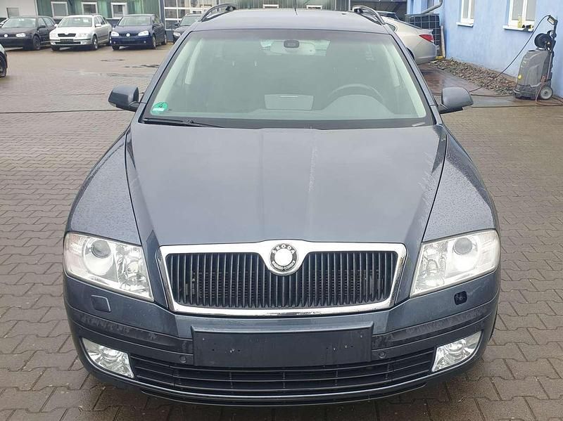 Anthracitegrau metallic Gebraucht 2007 Skoda Octavia Elegance Kombi | 2.600 € (Fairer Preis) - Bild 1/4