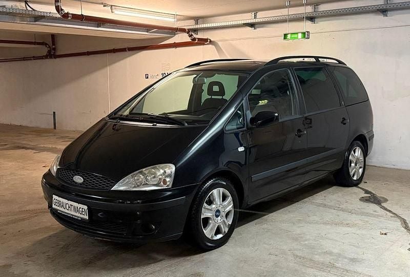 Schwarz Gebraucht 2002 Ford Galaxy Ghia Van / Kleinbus | 1.950 € (Fairer Preis) - Bild 1/4