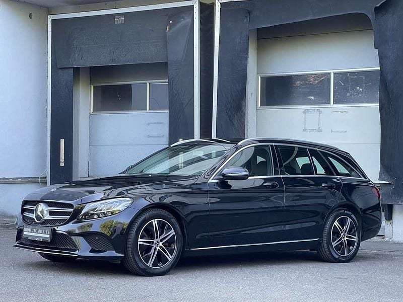Gebraucht Mercedes C220 Avantgarde 194 PS (142 kW) 2020 Obsidianschwarz Kombi