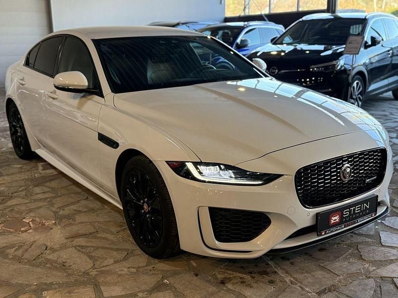 Gebraucht Jaguar XE R-Dynamic 179 PS (131 kW) 2020 Weiß Limousine