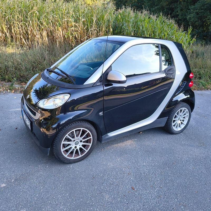 Schwarz Gebraucht 2010 Smart ForTwo Coupé Kleinwagen | 4.200 € (Fairer Preis) - Bild 1/4