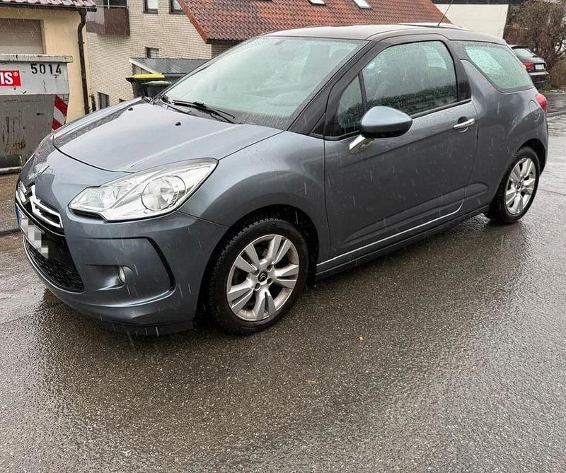 Gebraucht Citroën DS3 Chic 95 PS (69 kW) 2011 Grau Kleinwagen