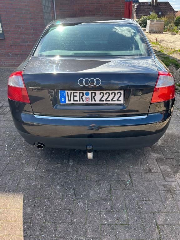 Second-hand Audi A4 131 CP (96 kW) 2003 Negru Berlinǎ