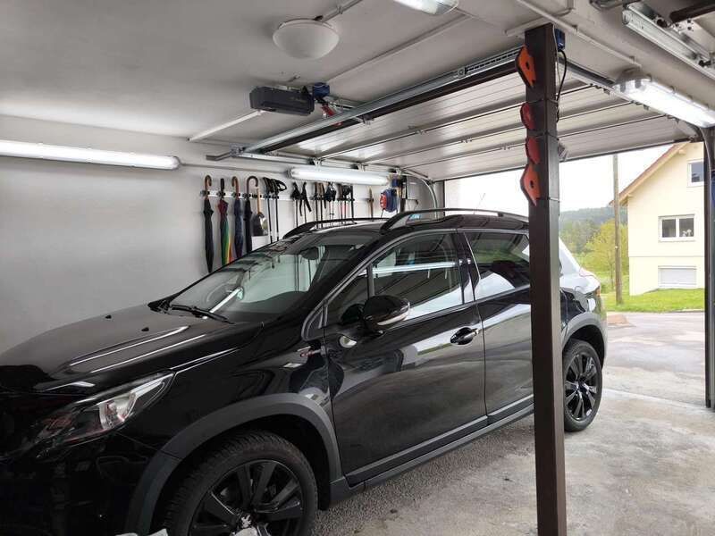 Schwarz Gebraucht 2019 Peugeot 2008 SUV | 13.399 € (Guter Preis) - Bild 1/2