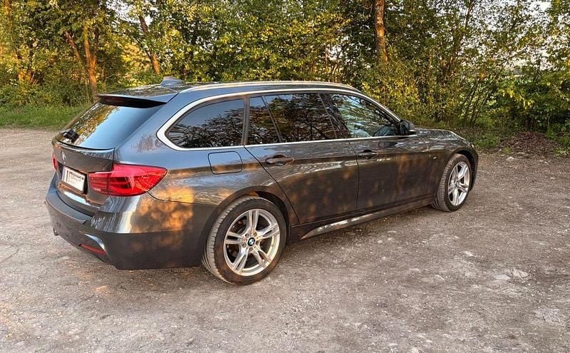 Gebraucht BMW 320 M Sport 190 PS (139 kW) 2018 Grau Kombi