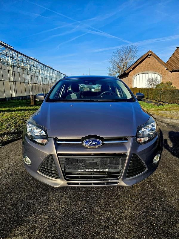 Usata Ford Focus 101 CV (74 kW) 2012 Grigio Station wagon