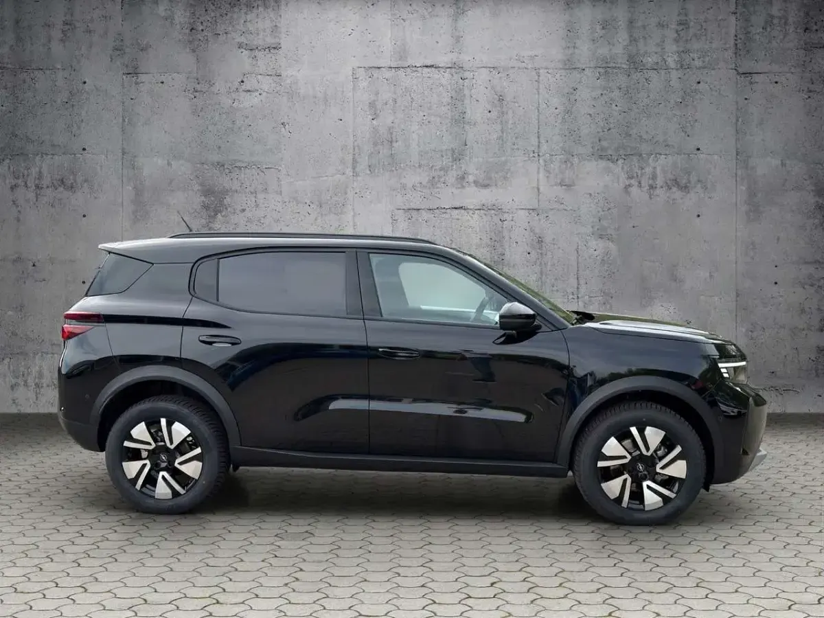 Neu Opel Frontera Ultimate 145 PS (106 kW) 2026 Karbon schwarz SUV