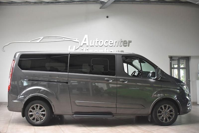 Gebraucht Ford Tourneo Custom Titanium X 185 PS (136 kW) 2022 Silber metallic Van