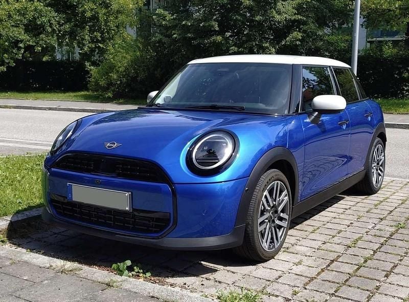 Blau Gebraucht 2025 Mini Cooper Classic Kleinwagen | 29.990 € (Guter Preis) - Bild 1/4