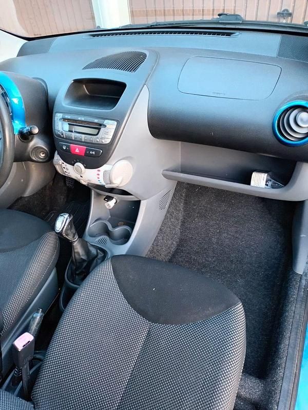 Gebraucht Toyota Aygo 68 PS (50 kW) 2009 Blau Kleinwagen