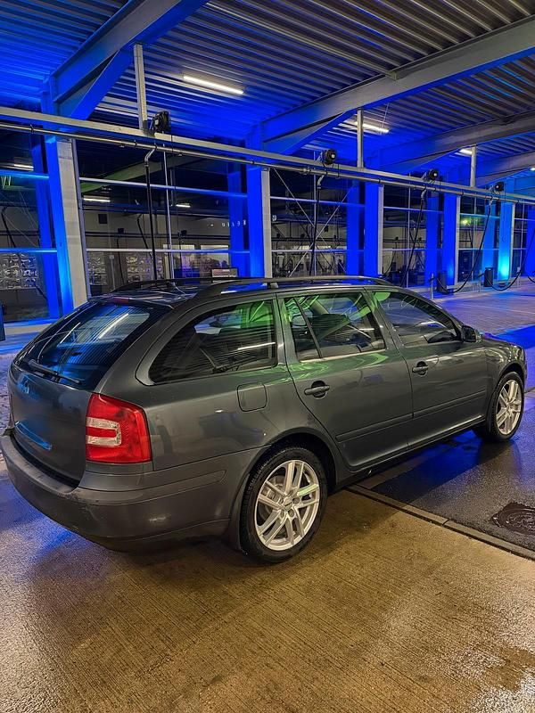 Gebraucht Skoda Octavia 105 PS (77 kW) 2005 Blau Kombi