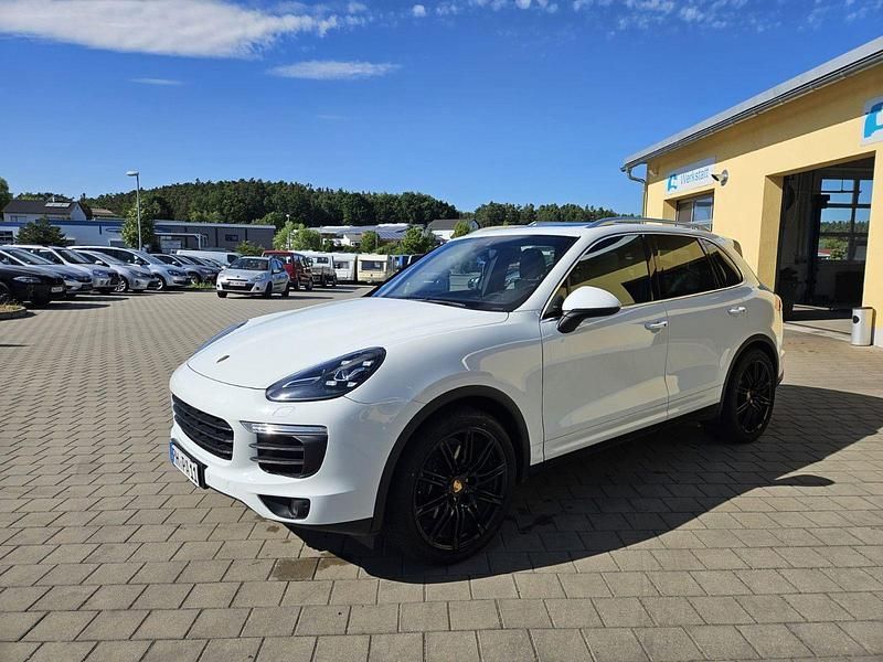 Pure white Gebraucht 2016 Porsche Cayenne SUV | 36.500 € (Etwas zu teuer) - Bild 1/4
